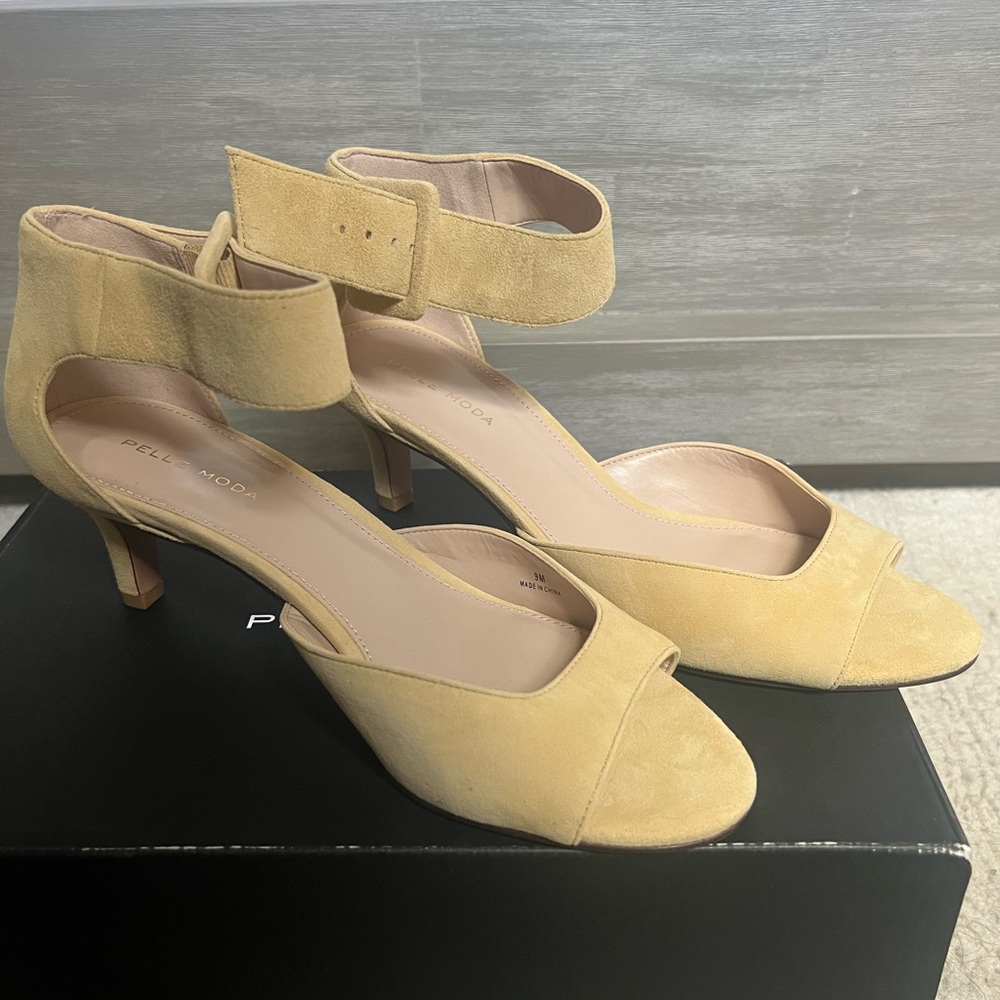 Pelle Moda Sand Heels Open toe strap